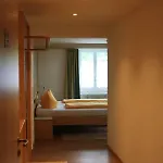 Storchen 2*
