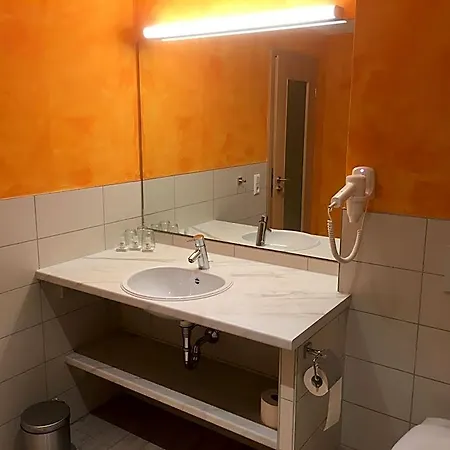 Penzion Storchen 2*