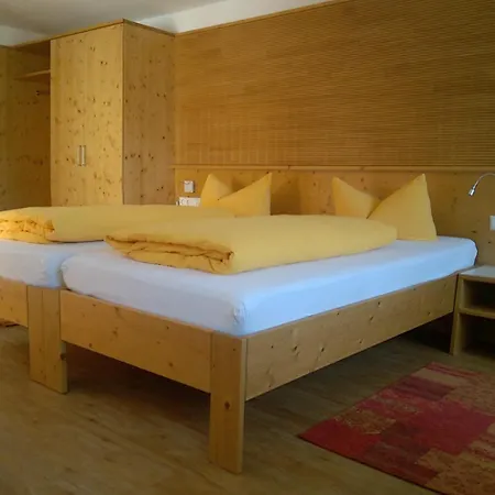Penzion Storchen 2*